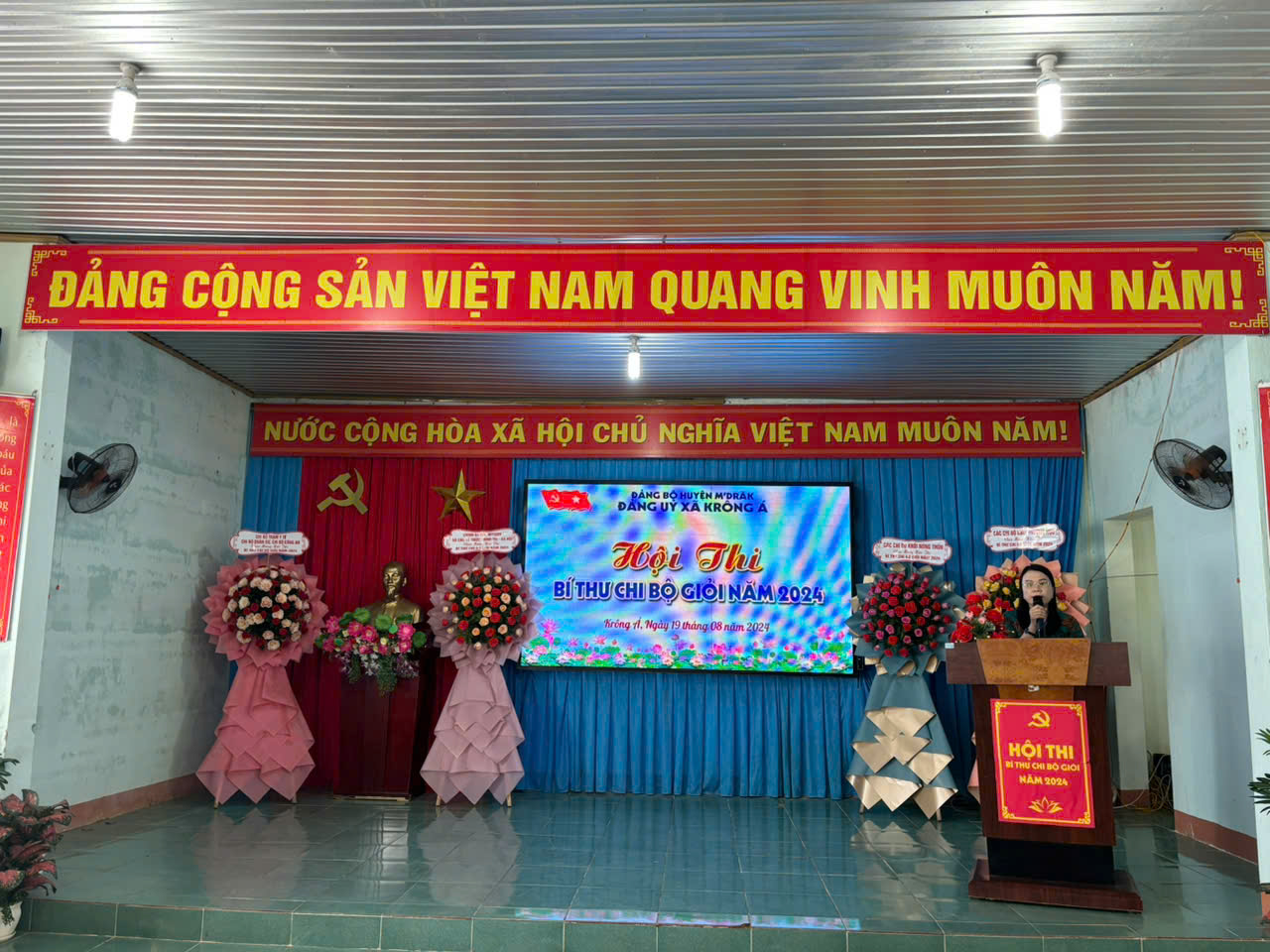 c hạnh p-hát biểu